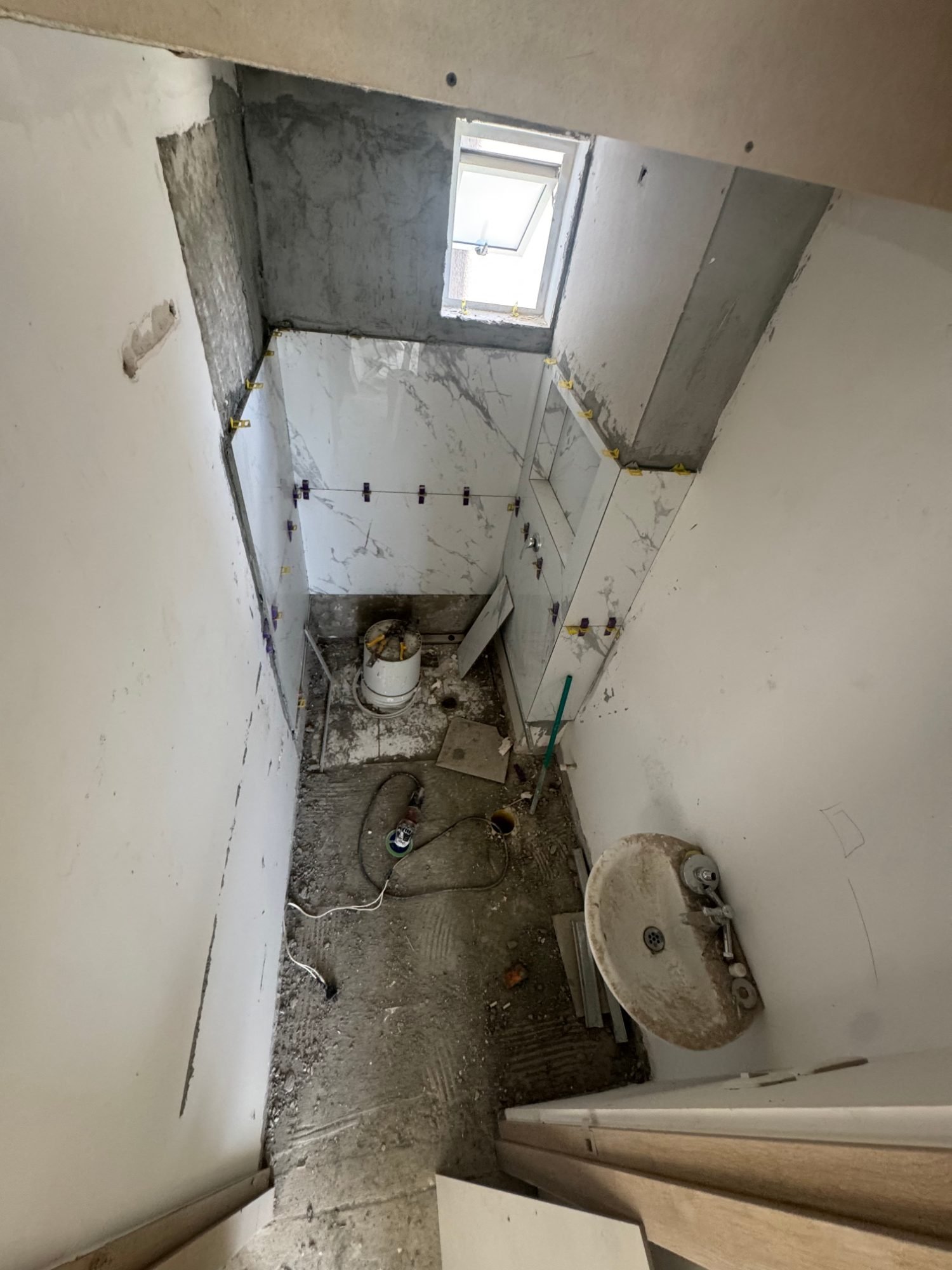 Mirador del Río — Fase 4: Enchapes de piso y muros (foto 1)